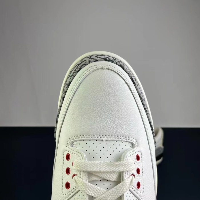 NIKE Air Jordan 3    (maikesneakers)
