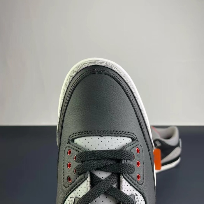 NIKE Air Jordan 3    (maikesneakers)