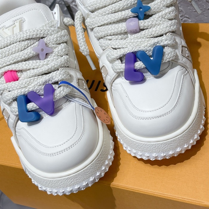 Men  Women  L*ouis V*uitton   Top Sneaker L*V Trainer