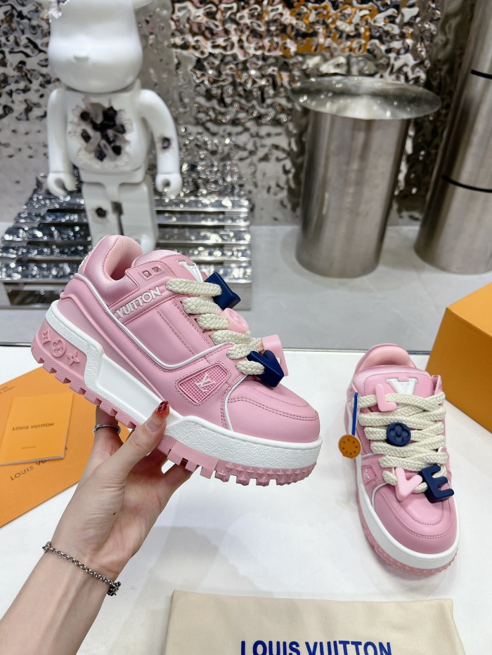 Men  Women  L*ouis V*uitton   Top Sneaker L*V Trainer