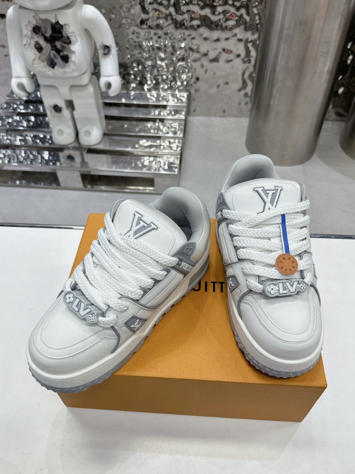 Men  Women  L*ouis V*uitton   Top Sneaker L*V Trainer