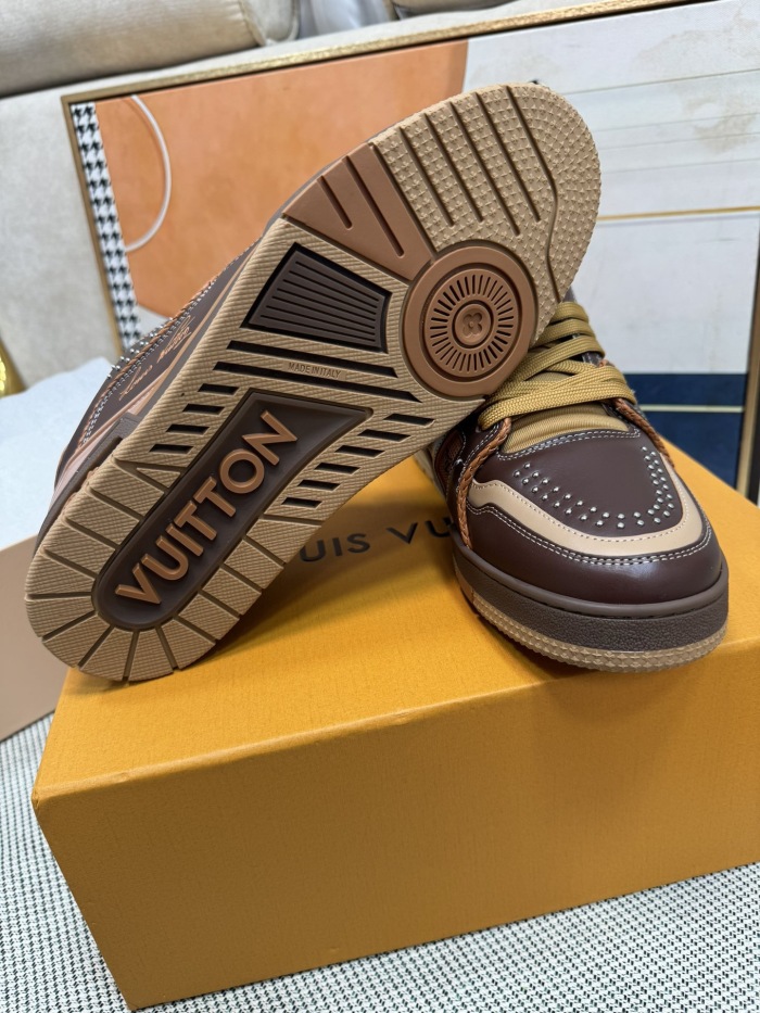 Men  Women  L*ouis V*uitton   Top Sneaker L*V Trainer