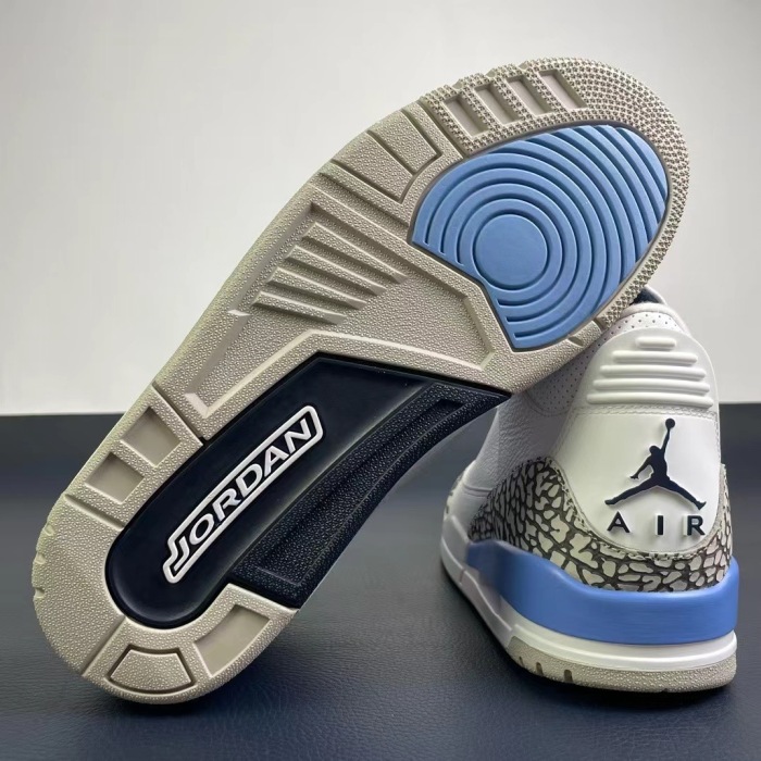 NIKE Air Jordan 3    (maikesneakers)