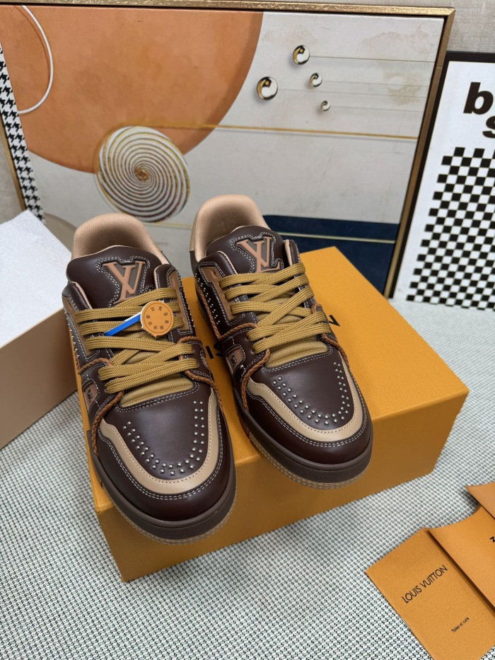 Men  Women  L*ouis V*uitton   Top Sneaker L*V Trainer