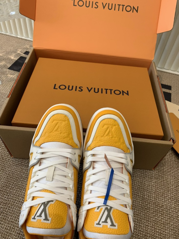 Men  Women  L*ouis V*uitton   Top Sneaker L*V Trainer