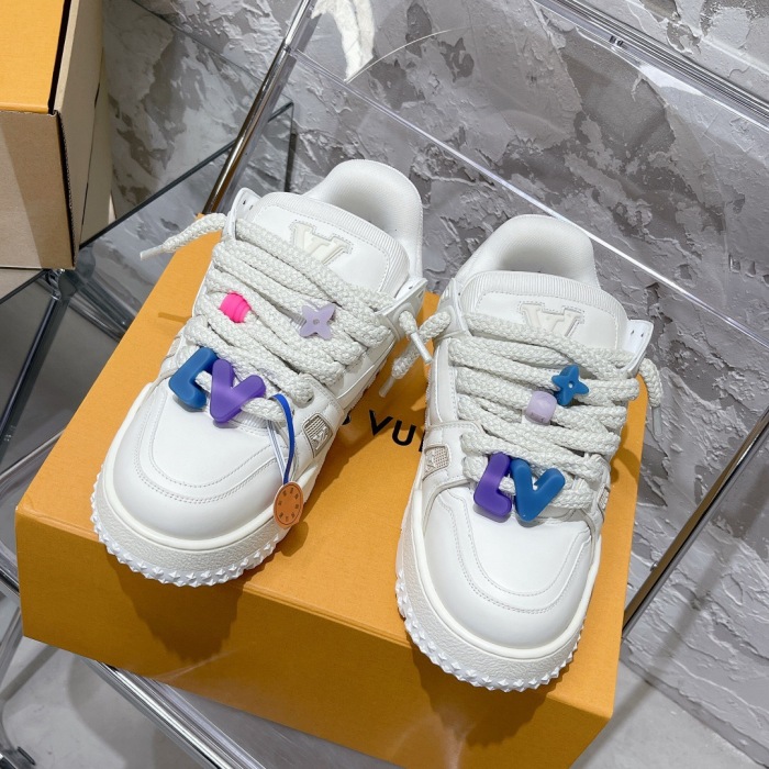 Men  Women  L*ouis V*uitton   Top Sneaker L*V Trainer