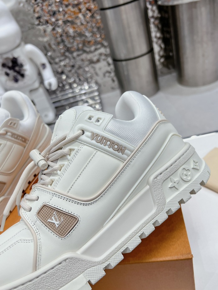 Men  Women  L*ouis V*uitton   Top Sneaker L*V Trainer