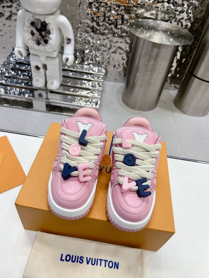 Men  Women  L*ouis V*uitton   Top Sneaker L*V Trainer