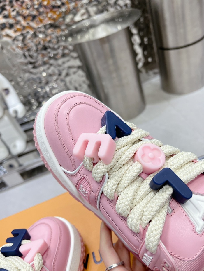 Men  Women  L*ouis V*uitton   Top Sneaker L*V Trainer