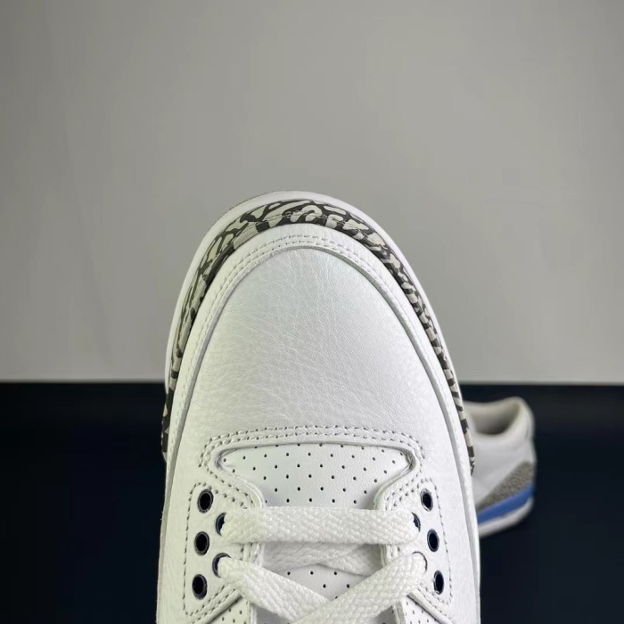 NIKE Air Jordan 3    (maikesneakers)