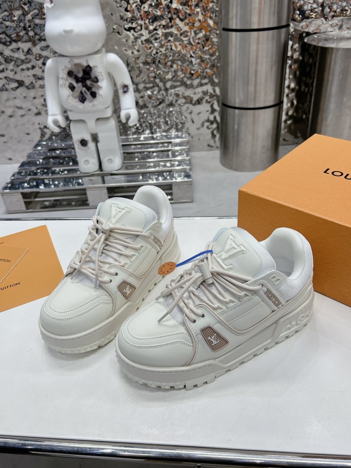 Men  Women  L*ouis V*uitton   Top Sneaker L*V Trainer