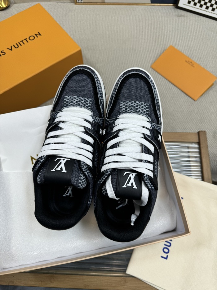 Men  Women  L*ouis V*uitton   Top Sneaker L*V Trainer