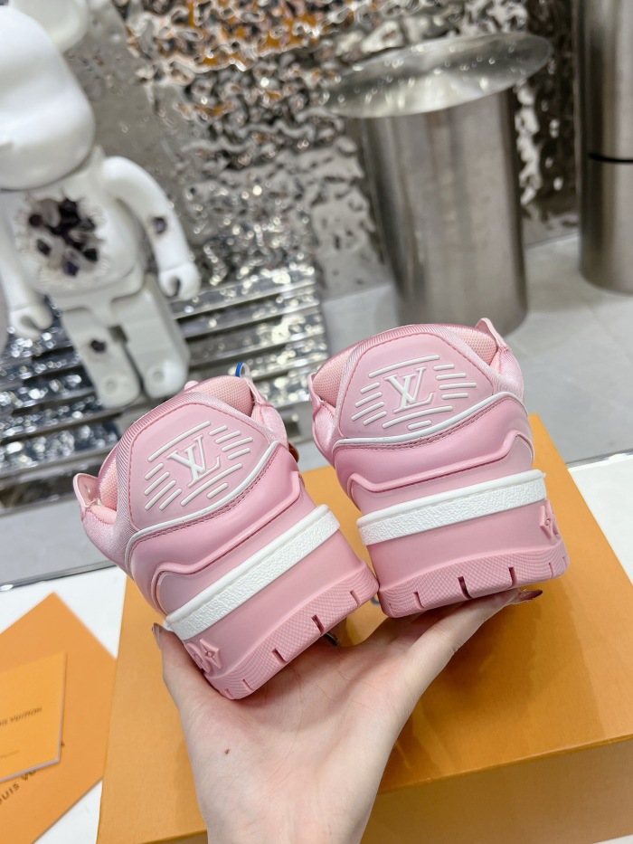 Men  Women  L*ouis V*uitton   Top Sneaker L*V Trainer