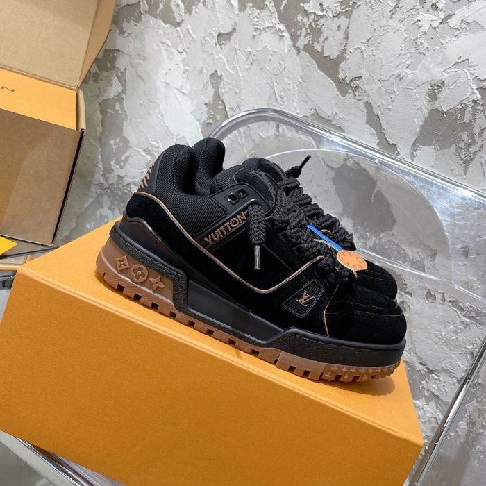 Men  Women  L*ouis V*uitton   Top Sneaker L*V Trainer