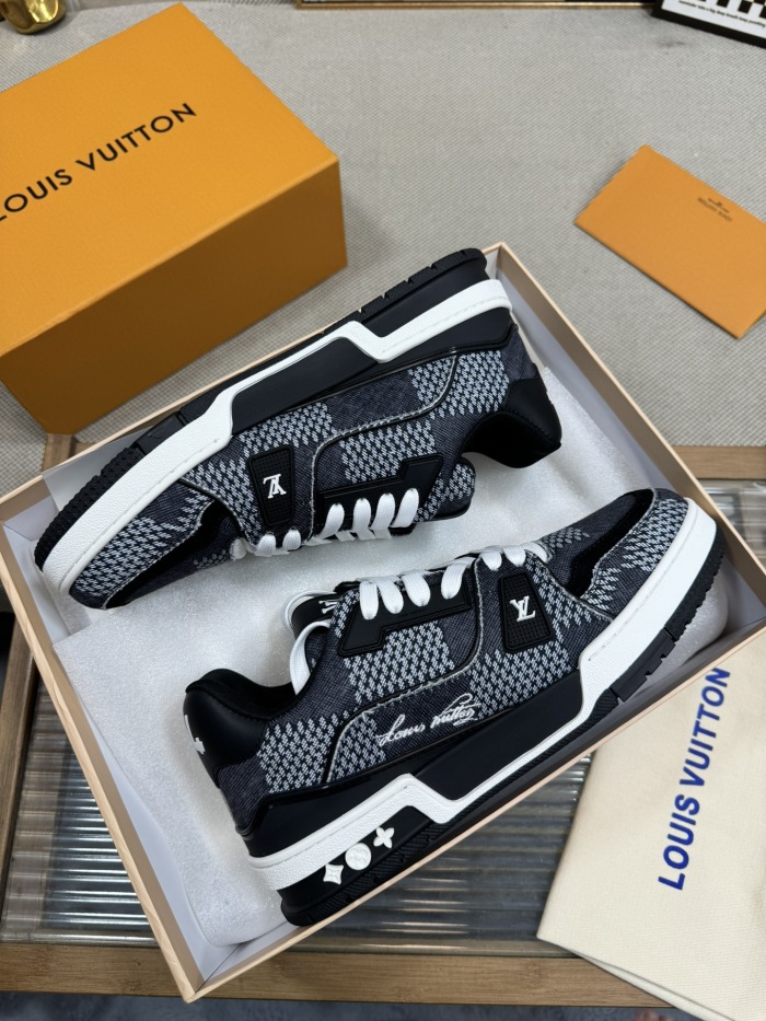 Men  Women  L*ouis V*uitton   Top Sneaker L*V Trainer