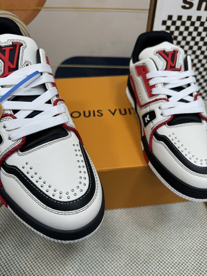 Men  Women  L*ouis V*uitton   Top Sneaker L*V Trainer