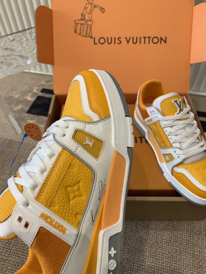 Men  Women  L*ouis V*uitton   Top Sneaker L*V Trainer