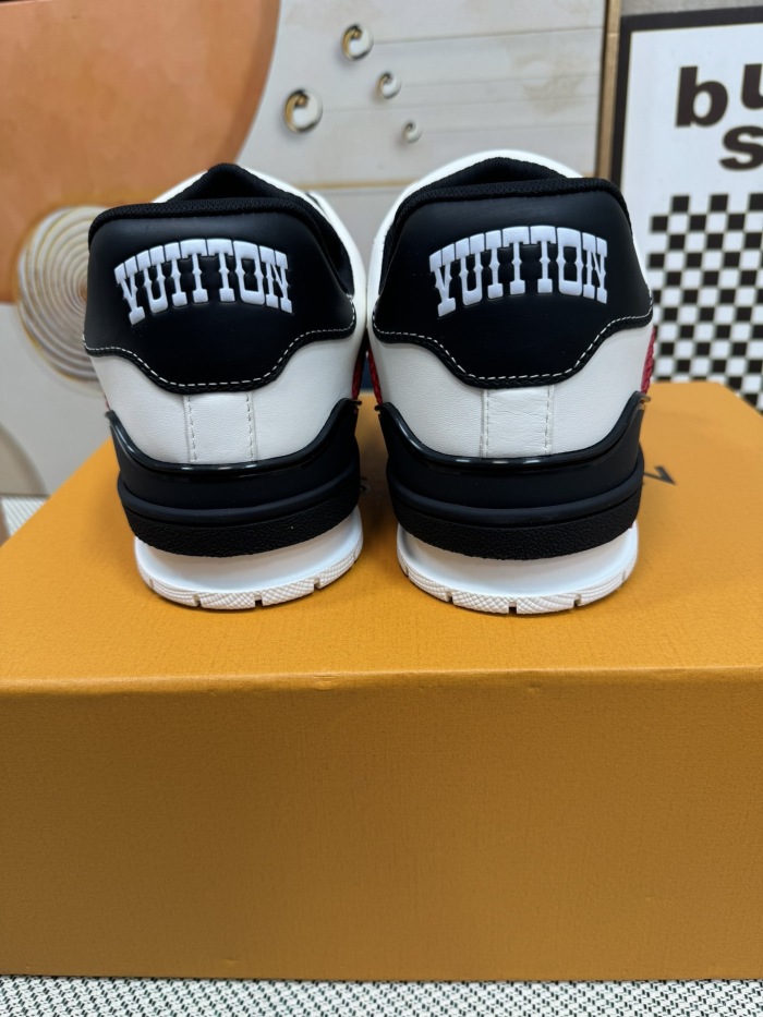Men  Women  L*ouis V*uitton   Top Sneaker L*V Trainer