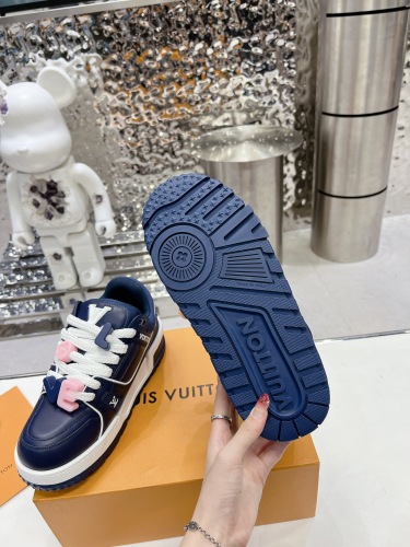 Men  Women  L*ouis V*uitton   Top Sneaker L*V Trainer