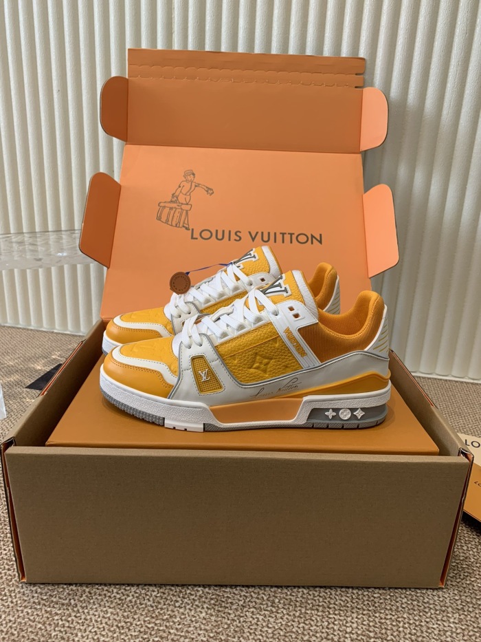 Men  Women  L*ouis V*uitton   Top Sneaker L*V Trainer