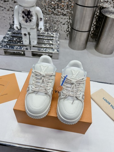 Men  Women  L*ouis V*uitton   Top Sneaker L*V Trainer