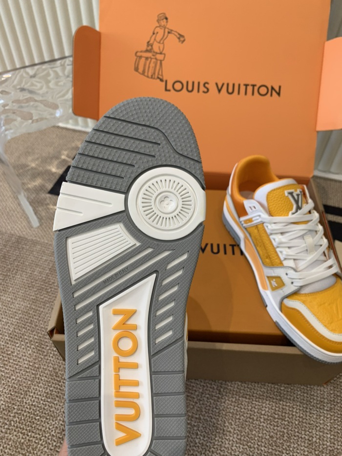 Men  Women  L*ouis V*uitton   Top Sneaker L*V Trainer