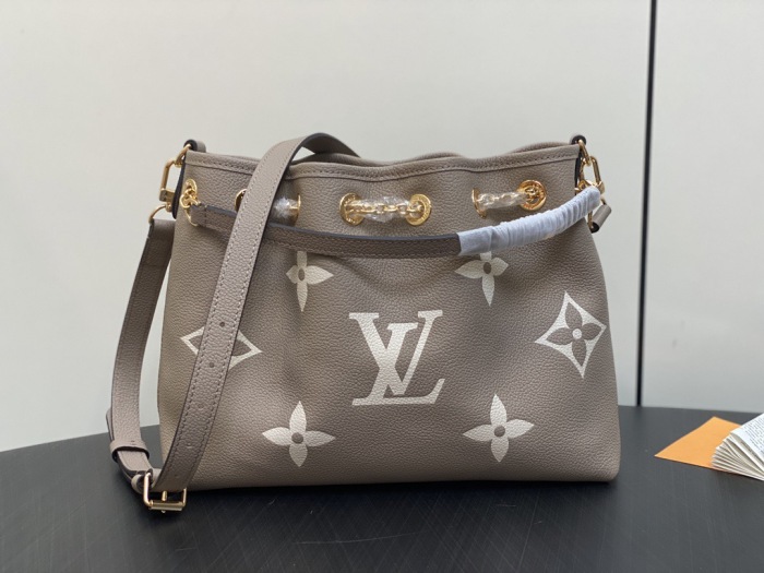 L*ouis V*uitton  Top Bag (maikesneakers)