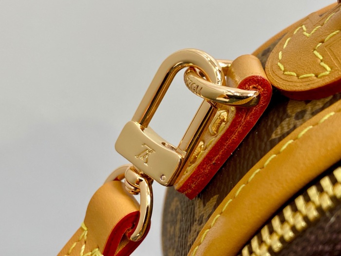 L*ouis V*uitton  Top Bag (maikesneakers)