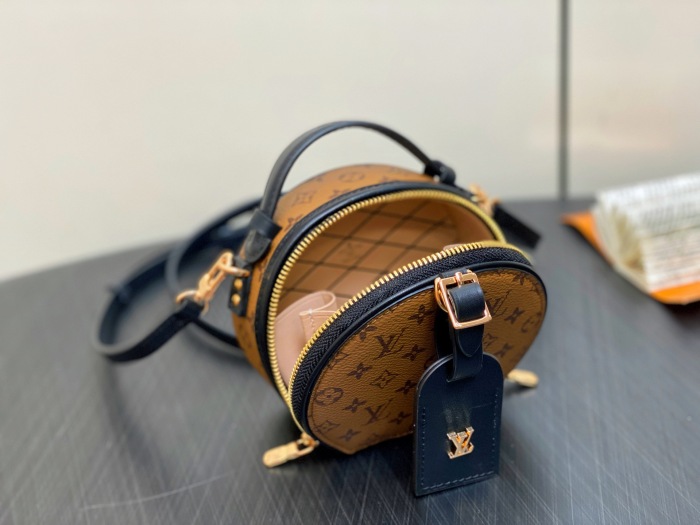 L*ouis V*uitton  Top Bag (maikesneakers)