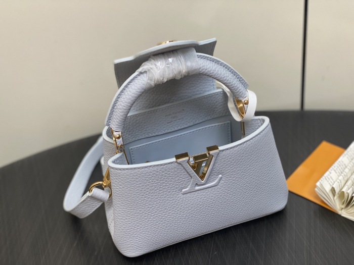 L*ouis V*uitton  Top Bag (maikesneakers)