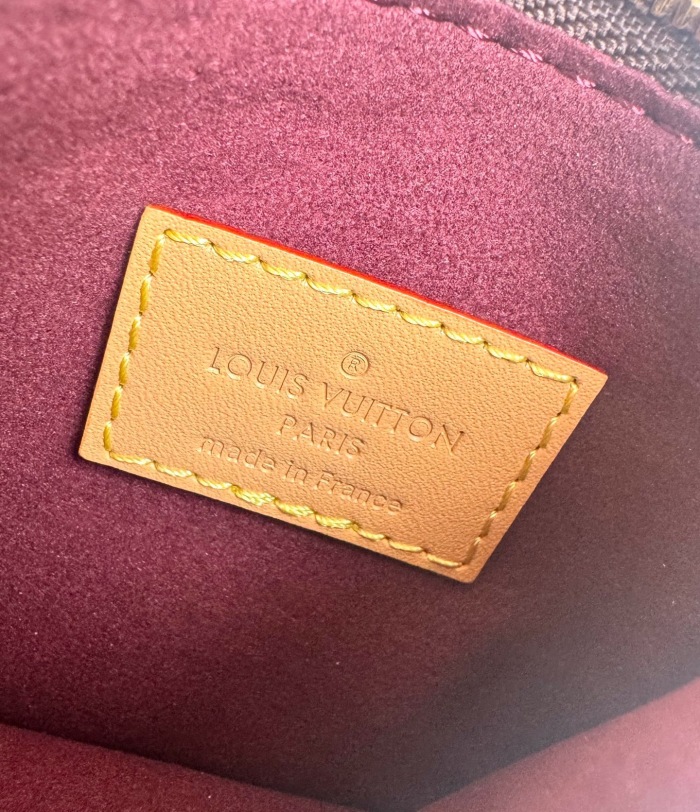 L*ouis V*uitton  Top Bag (maikesneakers)
