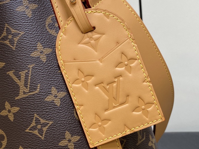 L*ouis V*uitton  Top Bag (maikesneakers)