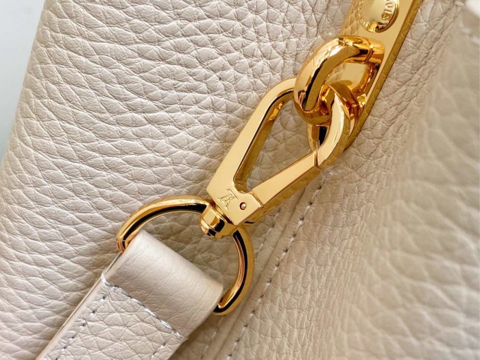 L*ouis V*uitton  Top Bag (maikesneakers)