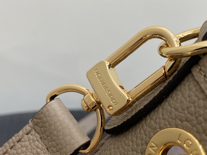 L*ouis V*uitton  Top Bag (maikesneakers)