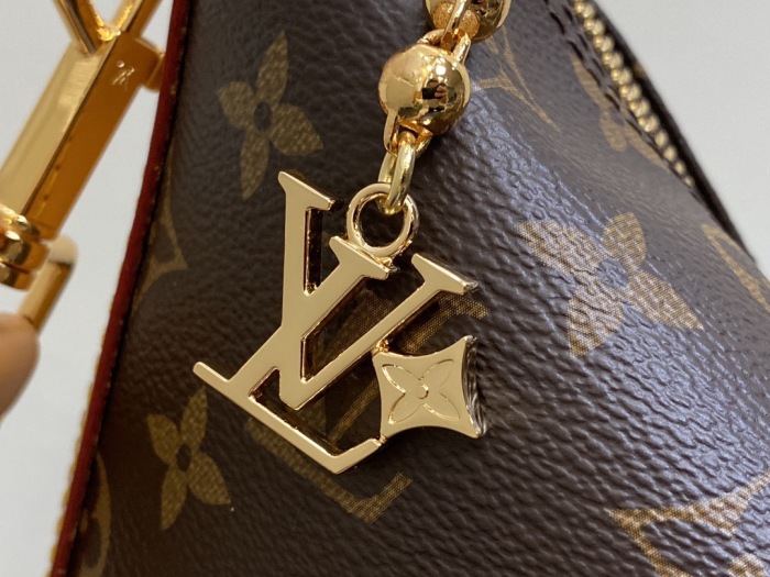 L*ouis V*uitton  Top Bag (maikesneakers)