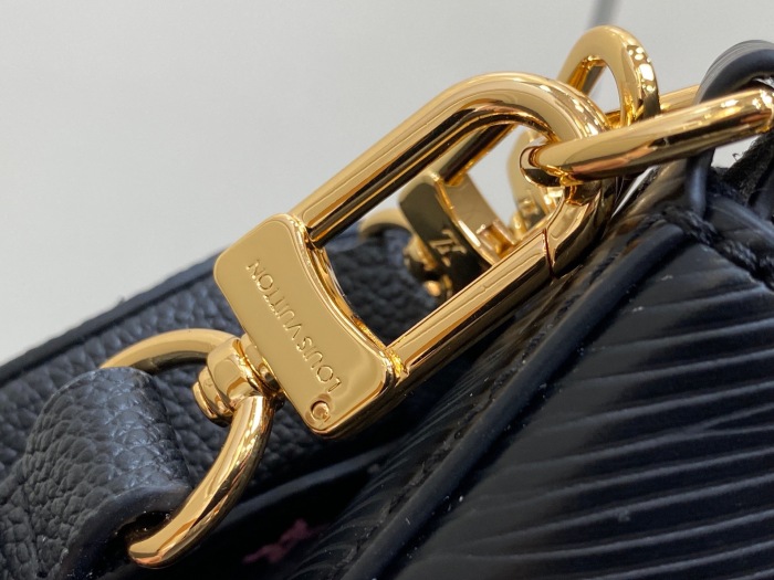 L*ouis V*uitton  Top Bag (maikesneakers)