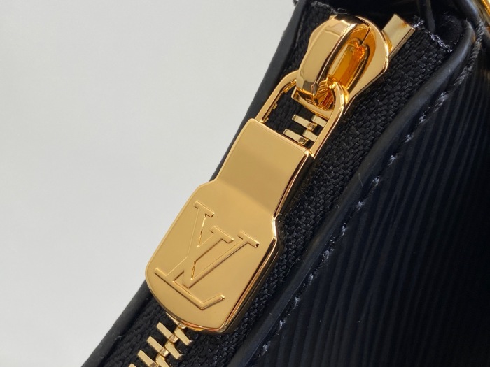 L*ouis V*uitton  Top Bag (maikesneakers)