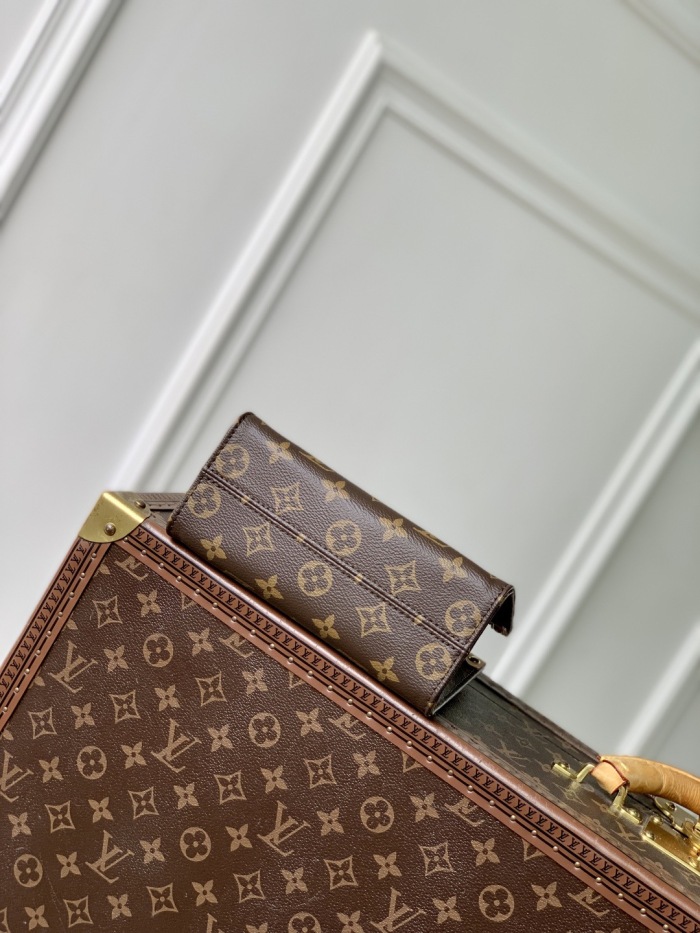 L*ouis V*uitton  Top Bag (maikesneakers)