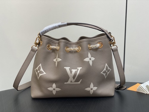 L*ouis V*uitton  Top Bag (maikesneakers)