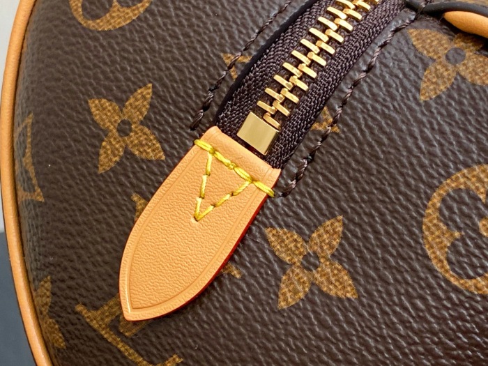 L*ouis V*uitton  Top Bag (maikesneakers)