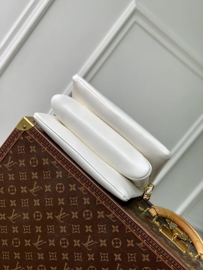 L*ouis V*uitton  Top Bag (maikesneakers)