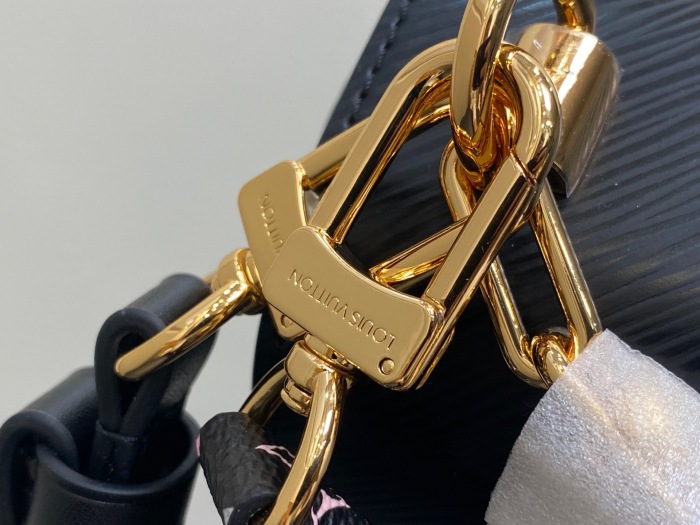 L*ouis V*uitton  Top Bag (maikesneakers)