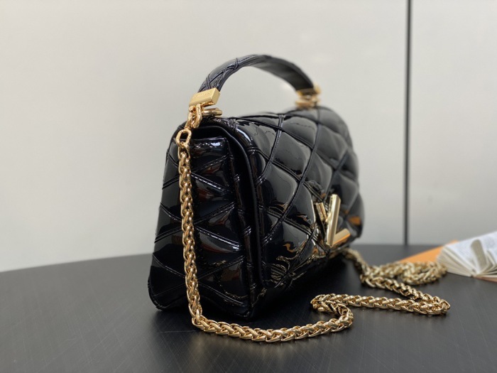 L*ouis V*uitton  Top Bag (maikesneakers)