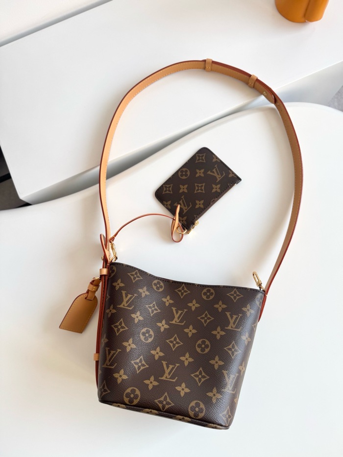 L*ouis V*uitton  Top Bag (maikesneakers)