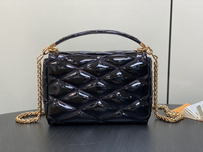 L*ouis V*uitton  Top Bag (maikesneakers)