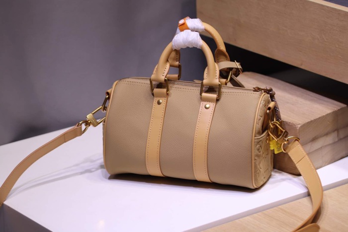 L*ouis V*uitton  Top Bag (maikesneakers)
