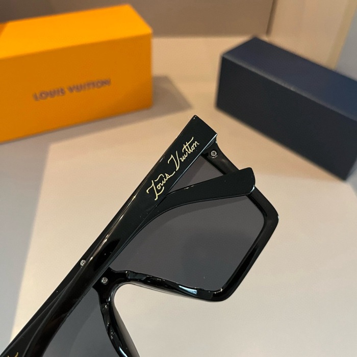 L*ouis V*uitton Glasses