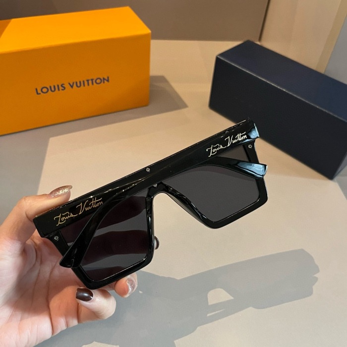 L*ouis V*uitton Glasses