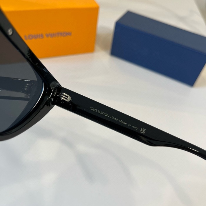 L*ouis V*uitton Glasses