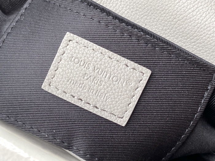 L*ouis V*uitton  Top Bag (maikesneakers)
